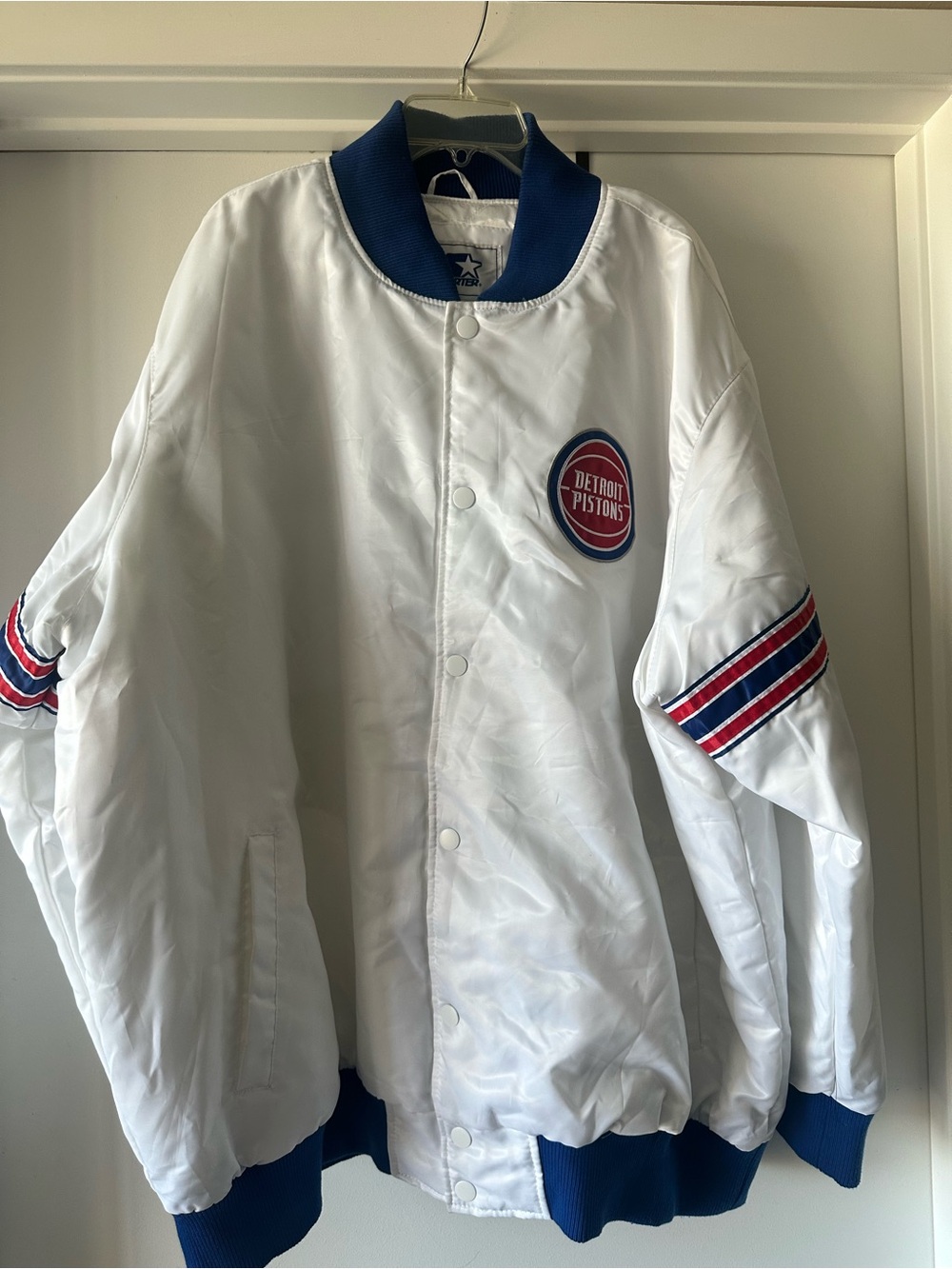 STARTER White Detroit Pistons Jacket with Blue Starter Logo and Trim